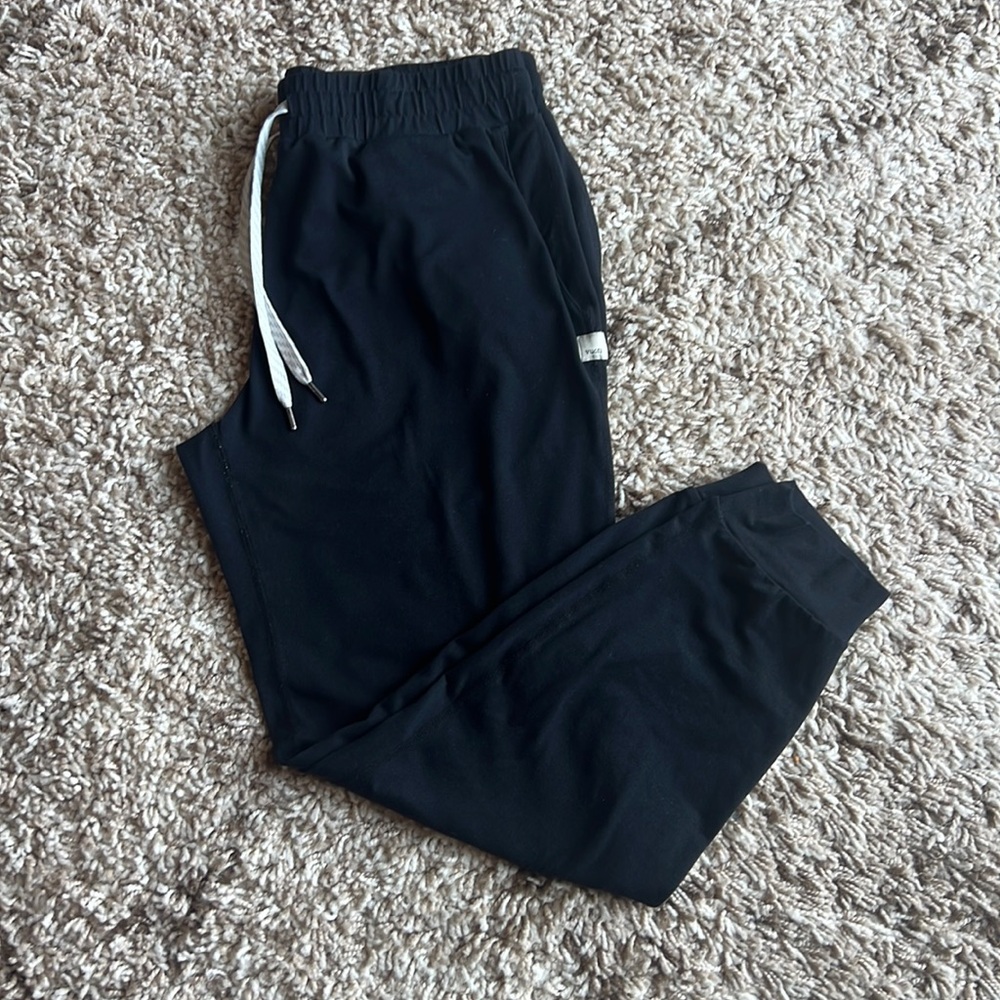 Vuori Performance joggers size M